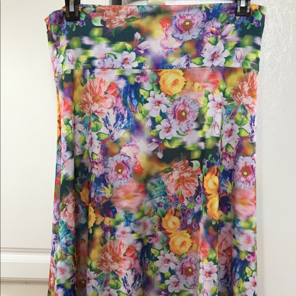 Gorgeous LuLaRoe Floral Asure Skirt